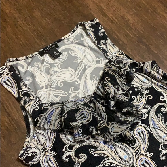 WHBM Paisley Ruffle Neck Tank - Picture 2 of 8